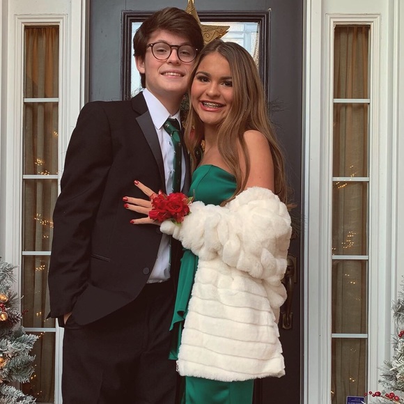 Meet your Posher, Rachel - Picture 1 of 3